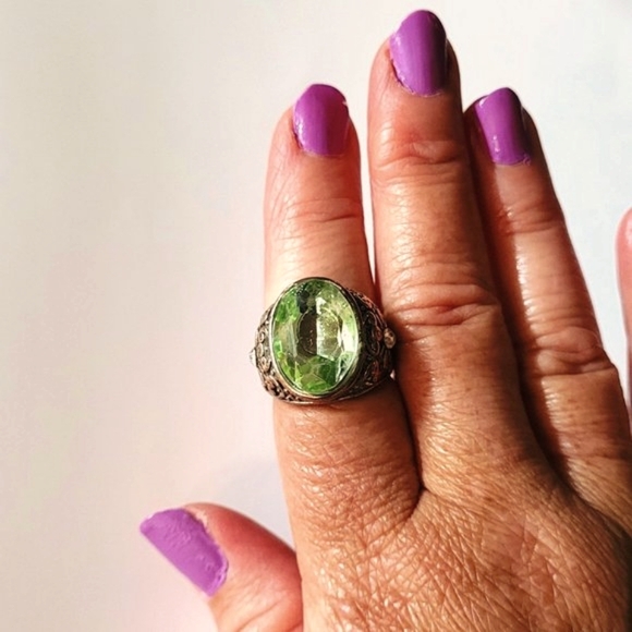 Bohemian Style Light Green Mock Periodot Statement Ring Size 9 - Picture 9 of 16